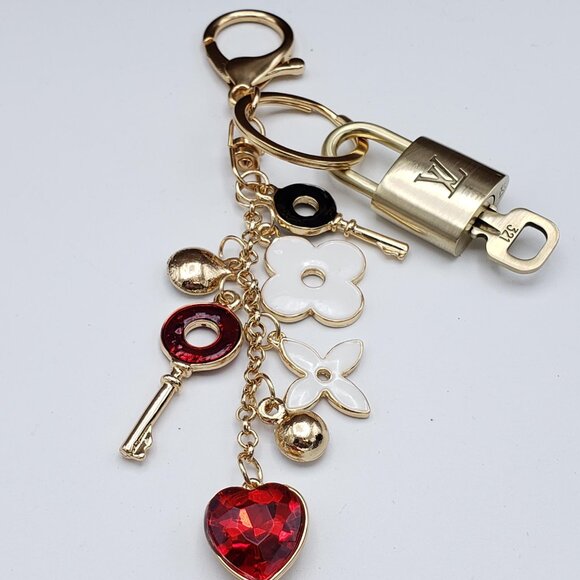 Authentic Louis Vuitton Lock & Key with Unbranded Charm, Keychain - Picture 8 of 10